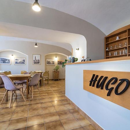 Bed & Breakfast Hugo Plesivec Экстерьер фото