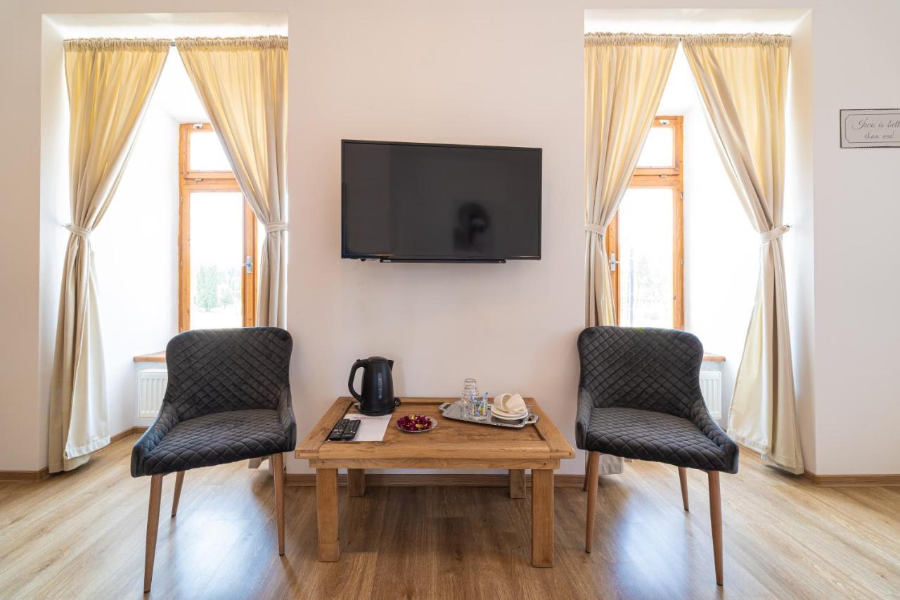 Bed & Breakfast Hugo Plesivec Экстерьер фото