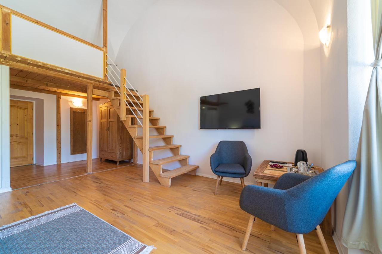 Bed & Breakfast Hugo Plesivec Экстерьер фото