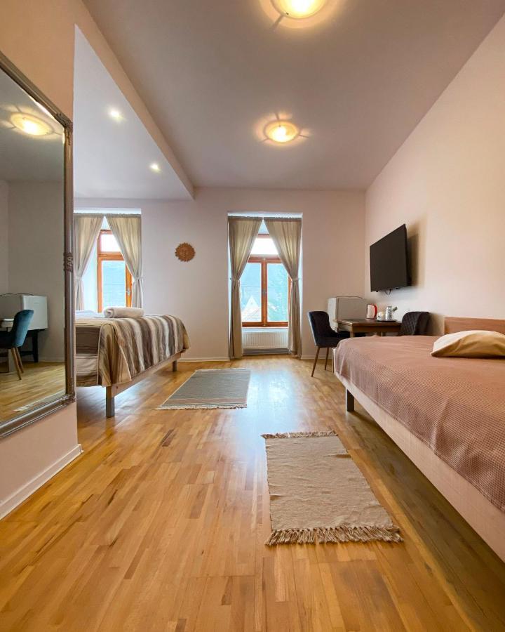 Bed & Breakfast Hugo Plesivec Экстерьер фото