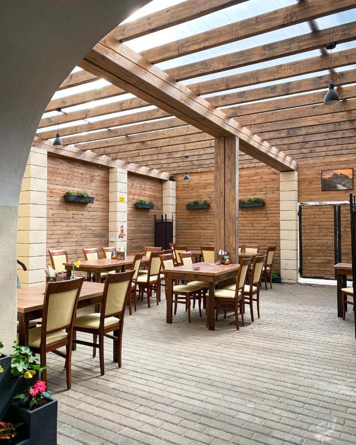 Bed & Breakfast Hugo Plesivec Экстерьер фото