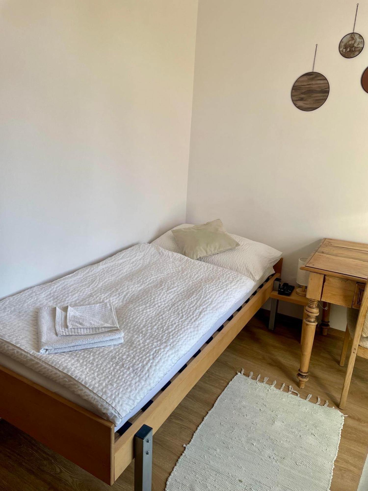 Bed & Breakfast Hugo Plesivec Экстерьер фото