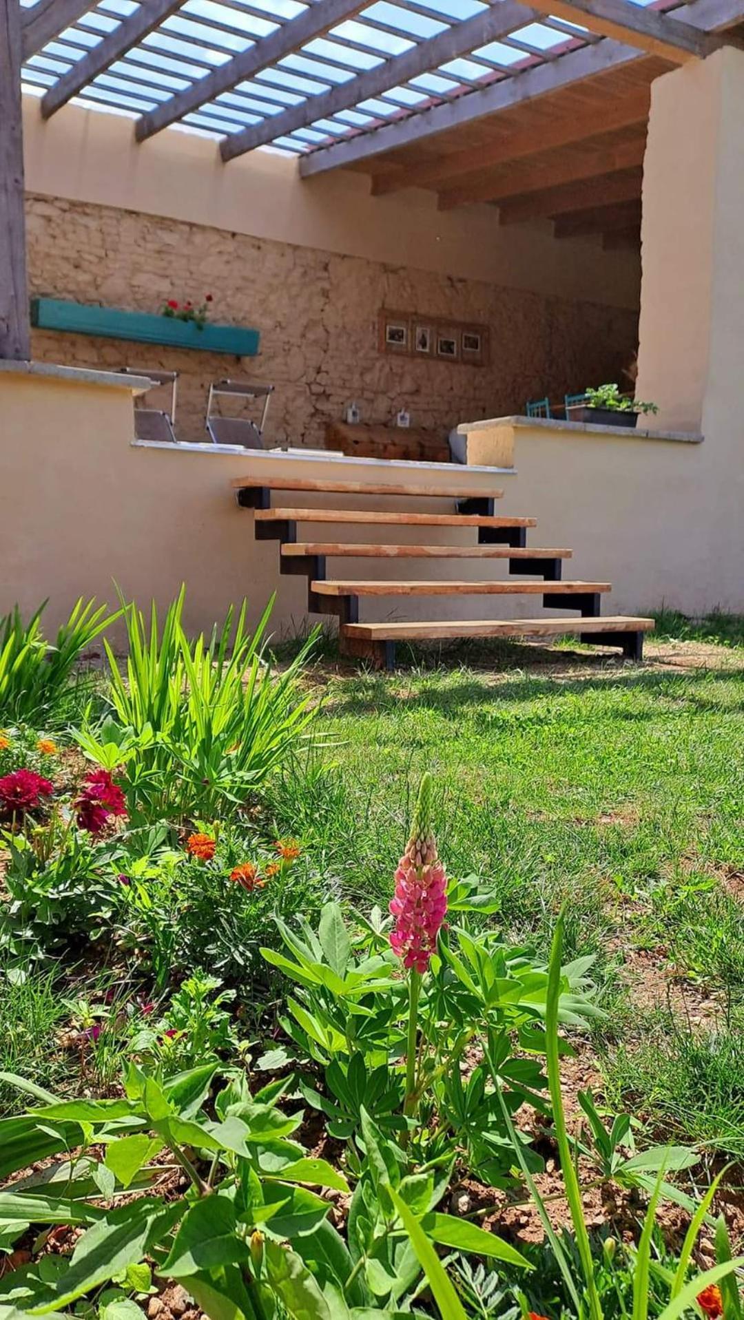 Bed & Breakfast Hugo Plesivec Экстерьер фото
